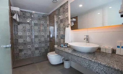 هتل لی بلو کوش آداسی